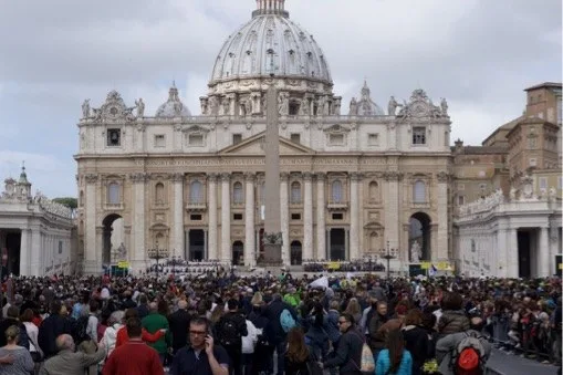 Basilica façade and St. Peter's Square — Vatican City — St. Peter's Basilica