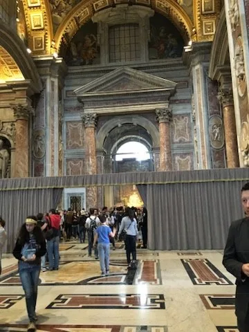 Interior nave and monumental architecture — Vatican City — St. Peter's Basilica
