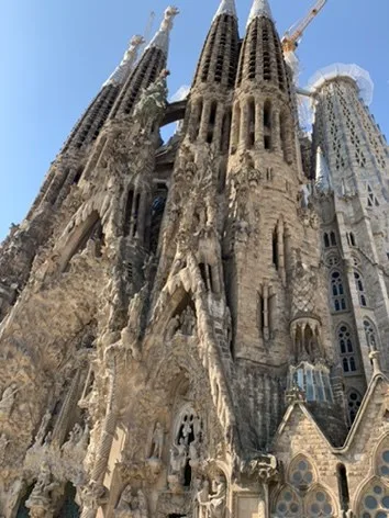 Full tower view — Barcelona — Sagrada Família