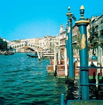 Rialto Bridge from the Grand Canal — Venice — Rialto Bridge