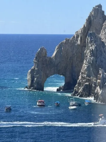 Close view of El Arco — Cabo San Lucas