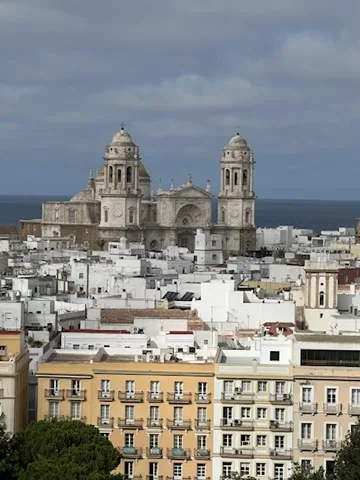 Cádiz Cathedral above the old city — Cádiz
