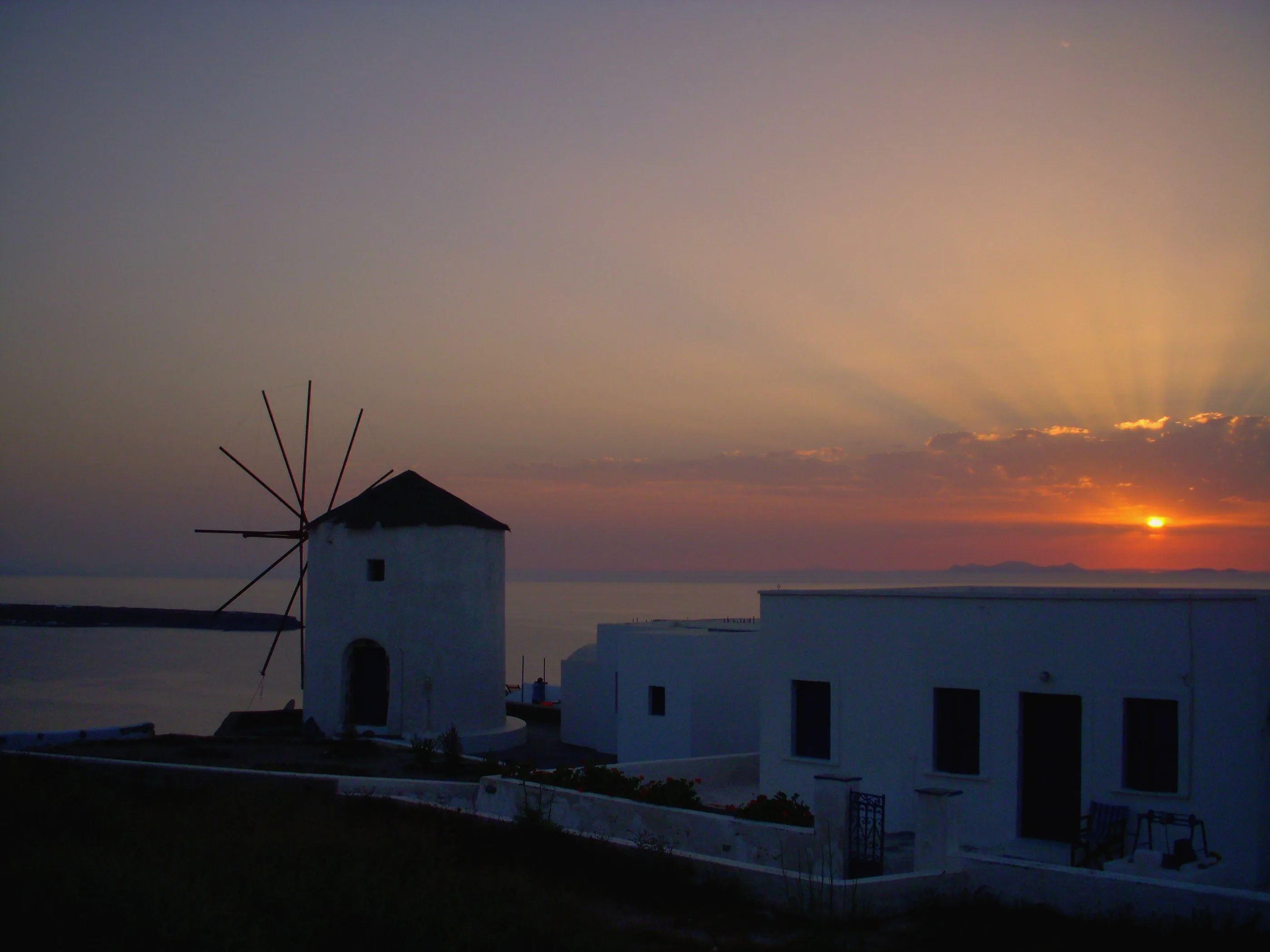 Oia windmill at sunset — Oia — picture-perfect companion