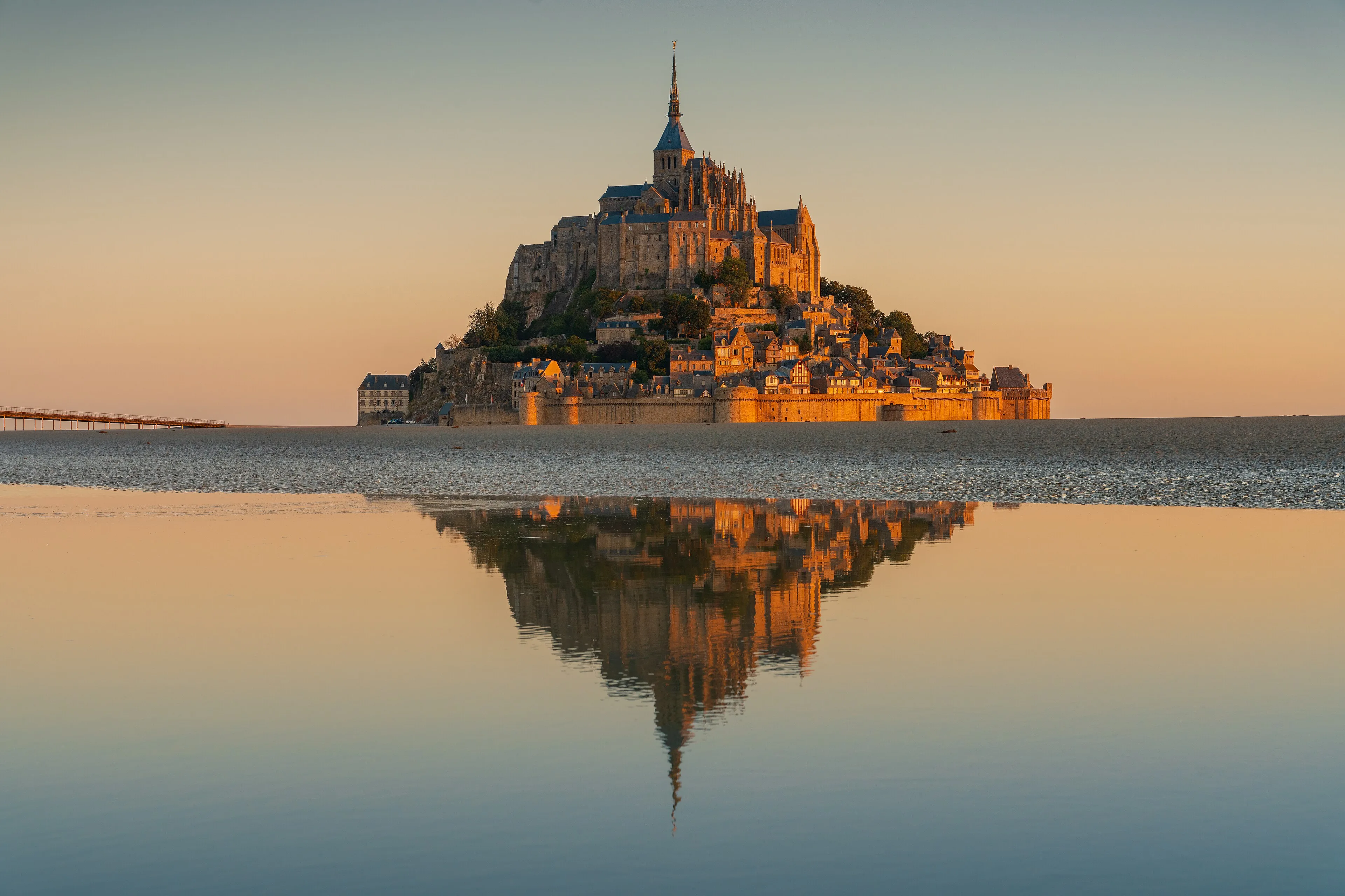 Mont-Saint-Michel at sunrise — Normandy — Mont-Saint-Michel