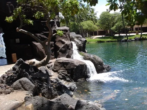 Hawaiʻi — volcanoes, water and island life — a view worth remembering