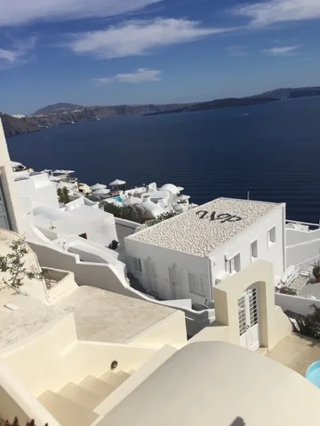 Oia — Santorini dreams — a postcard moment