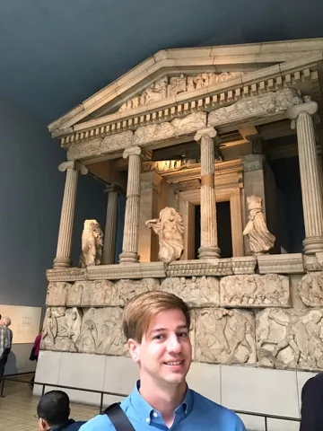 London — British Museum — the landmark in its setting